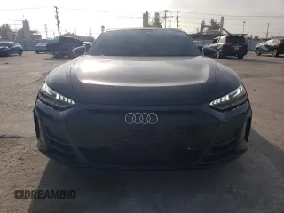 2023 Audi e-tron GT Premium Plus z VIN WAUFJBFW6P7001571, wystawiony jako Copart lot #43203774 z przebiegiem 12 773 mil mil oraz . Historia ofert i sprzedaży dostępna na DreamBid. Obrazek 5.