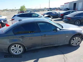 2007 BMW 3 Series 328i z VIN WBAVA33567PV64455, wystawiony jako IAAI lot #42029283 z przebiegiem 156 659 mil mil oraz . Historia ofert i sprzedaży dostępna na DreamBid. Obrazek 14.
