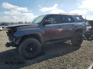 2018 Toyota 4Runner SR5 with VIN JTEBU5JR6J5505788, listed as a Copart auction lot 47994275 with 94,386 mi miles and Salvage Title. Bid and sale history available at carsss.com. Image 1.