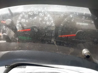 2000 Ford F-150 XL z VIN 1FTRX18L1YNA05567, wystawiony jako IAAI lot #42054536 z przebiegiem 245 018 mil mil oraz . Historia ofert i sprzedaży dostępna na DreamBid. Obrazek 7.