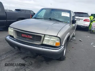 2002 GMC Sonoma SLS with VIN 1GTCS195328201178, listed as a IAAI auction lot 41534632 with 1 mi miles. Bid and sale history available at carsss.com. Image 2.