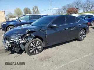 2020 Nissan Altima SV z VIN 1N4BL4DW9LC176625, wystawiony jako Copart lot #52528635 z przebiegiem 117 220 mil mil oraz Szkoda całkowita • Salvage title. Historia ofert i sprzedaży dostępna na DreamBid. Obrazek 1.