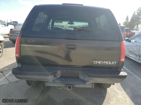 1997 Chevrolet Tahoe with VIN 3GNEK18R6VG156112, listed as a Copart auction lot 81587144 with 243,961 mi miles and Non Repairable. Bid and sale history available at carsss.com. Image 6.