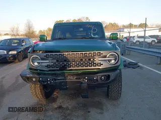 2023 Ford Bronco z VIN 1FMEE5DP2PLB43810, wystawiony jako IAAI lot #41656885 z przebiegiem 22 178 mil mil oraz . Historia ofert i sprzedaży dostępna na DreamBid. Obrazek 12.
