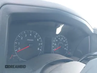 2016 Nissan NV Cargo SV z VIN 1N6BF0LY0GN805855, wystawiony jako IAAI lot #41849743 z przebiegiem Nie podano mil oraz . Historia ofert i sprzedaży dostępna na DreamBid. Obrazek 7.