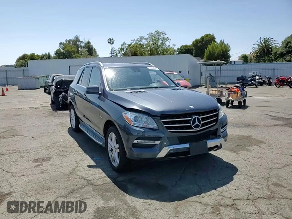 2012 Mercedes-Benz M 350 z VIN 4JGDA5HB9CA014507, wystawiony jako Copart lot #62338345 z przebiegiem 123 670 mil mil oraz Szkoda całkowita • Salvage title. Historia ofert i sprzedaży dostępna na DreamBid. Obrazek 14.