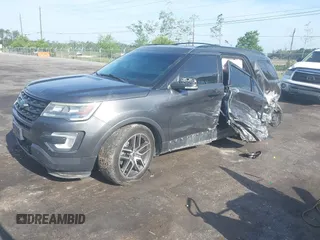 2017 Ford Explorer Sport z VIN 1FM5K8GT6HGB23282, wystawiony jako IAAI lot #42094911 z przebiegiem 151 460 mil mil oraz . Historia ofert i sprzedaży dostępna na DreamBid. Obrazek 17.