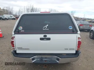 2008 Toyota Tacoma z VIN 5TEUU42NX8Z525861, wystawiony jako IAAI lot #42125414 z przebiegiem Nie podano mil oraz . Historia ofert i sprzedaży dostępna na DreamBid. Obrazek 16.