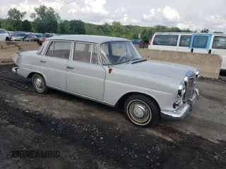1962 Mercedes-Benz 190 z VIN 11001010026663, wystawiony jako Copart lot #77166834 z przebiegiem 47 390 mil mil oraz Tytuł czysty. Historia ofert i sprzedaży dostępna na DreamBid. Obrazek 4.