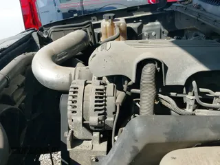 2005 Chevrolet Silverado 1500 LS z VIN 2GCEK13T551250048, wystawiony jako IAAI lot #42496499 z przebiegiem 288 031 mil mil oraz . Historia ofert i sprzedaży dostępna na DreamBid. Obrazek 15.