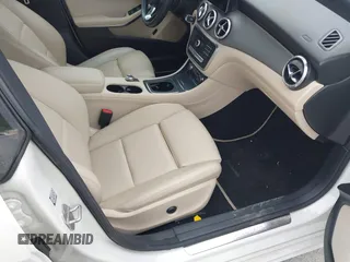 2018 Mercedes-Benz CLA 250 z VIN WDDSJ4EBXJN514990, wystawiony jako IAAI lot #42442189 z przebiegiem 120 236 mil mil oraz . Historia ofert i sprzedaży dostępna na DreamBid. Obrazek 5.
