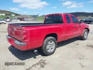 2005 Dodge Dakota SLT z VIN 1D7HE42K65S270202, wystawiony jako IAAI lot #41979560 z przebiegiem 35 508 mil mil oraz . Historia ofert i sprzedaży dostępna na DreamBid. Obrazek 4.