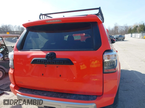 2024 Toyota 4Runner TRD Off Road z VIN JTERU5JR4R6286298, wystawiony jako IAAI lot #41748324 z przebiegiem 9 707 mil mil oraz . Historia ofert i sprzedaży dostępna na DreamBid. Obrazek 17.