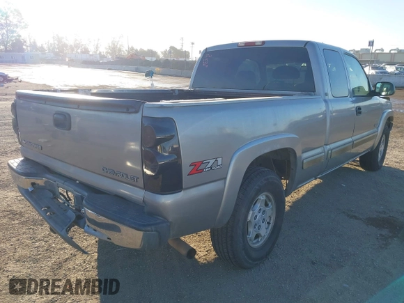 2002 Chevrolet Silverado 1500 LT with VIN 2GCEK19T721157549, listed as a IAAI auction lot 41636702 with 271,859 mi miles. Bid and sale history available at carsss.com. Image 4.