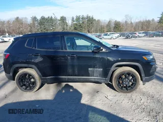 2022 Jeep Compass Latitude with VIN 3C4NJDBB7NT195727, listed as a IAAI auction lot 41693643 with 33,413 mi miles and . Bid and sale history available at DreamBid. Image 13.