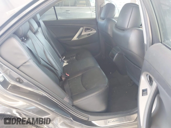 2009 Toyota Camry LE z VIN 4T1BK46K09U592438, wystawiony jako IAAI lot #42078810 z przebiegiem 164 582 mil mil oraz . Historia ofert i sprzedaży dostępna na DreamBid. Obrazek 8.