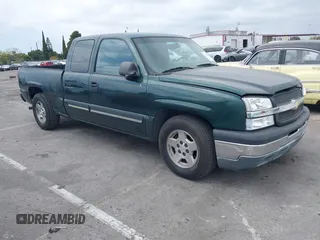 2005 Chevrolet Silverado 1500 LS with VIN 2GCEC19T151306636, listed as a IAAI auction lot 42068068 with 171,825 mi miles and . Bid and sale history available at DreamBid. Image 1.