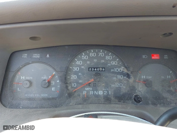 2003 Mercury Grand Marquis GS Convenience with VIN 2MEFM74W43X662724, listed as a IAAI auction lot 42036847 with 234,008 mi miles. Bid and sale history available at carsss.com. Image 7.