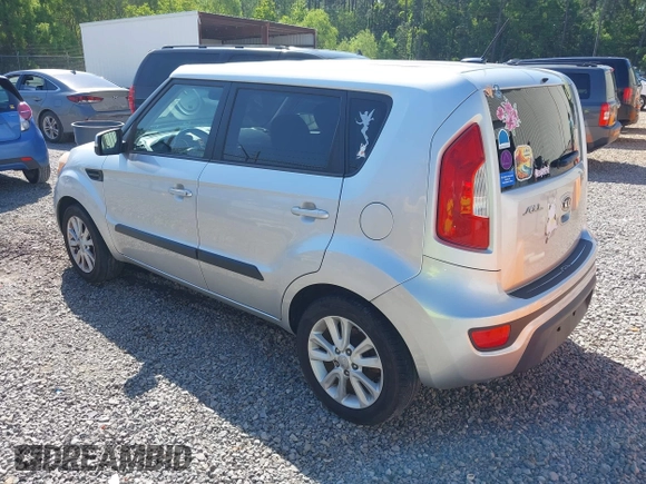 2013 Kia Soul + z VIN KNDJT2A69D7558159, wystawiony jako IAAI lot #41978478 z przebiegiem 223 717 mil mil oraz . Historia ofert i sprzedaży dostępna na DreamBid. Obrazek 3.