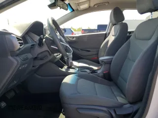 2020 Hyundai Ioniq Blue with VIN KMHC65LC8LU240520, listed as a Copart auction lot 61002695 with 75,405 mi miles and Salvage title. Bid and sale history available at DreamBid. Image 7.
