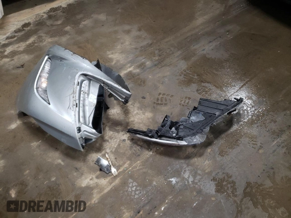 2017 Toyota Camry XLE with VIN 4T1BF1FK1HU352381, listed as a Copart auction lot 84551574 with 40,663 mi miles and Salvage Title. Bid and sale history available at DreamBid. Image 12.