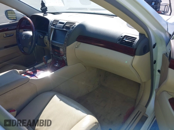 2008 Lexus LS 460 with VIN JTHBL46F485070620, listed as a IAAI auction lot 40529145 with 135,030 mi miles. Bid and sale history available at carsss.com. Image 5.