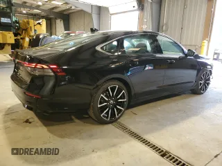 2025 Honda Accord Touring with VIN 1HGCY2F87SA040489, listed as a Copart auction lot 60786325 with 32 mi miles and Salvage title. Bid and sale history available at DreamBid. Image 3.