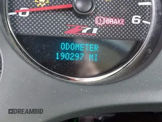 2007 Chevrolet Suburban LTZ z VIN 3GNFK16387G224495, wystawiony jako IAAI lot #42463438 z przebiegiem 190 297 mil mil oraz . Historia ofert i sprzedaży dostępna na DreamBid. Obrazek 7.