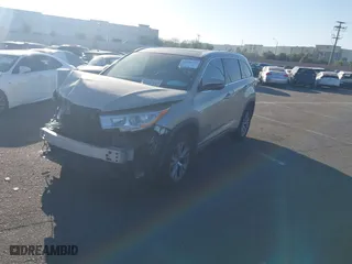 2014 Toyota Highlander XLE with VIN 5TDKKRFHXES024685, listed as a IAAI auction lot 41548281 with 160,000 mi miles. Bid and sale history available at carsss.com. Image 2.