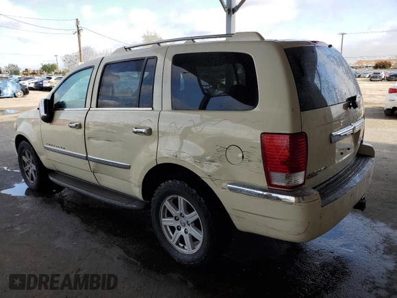 2007 Chrysler Aspen Limited z VIN 1A8HW582X7F523501, wystawiony jako Copart lot #54891835 z przebiegiem 204 099 mil mil oraz Szkoda całkowita • Salvage title. Historia ofert i sprzedaży dostępna na DreamBid. Obrazek 2.