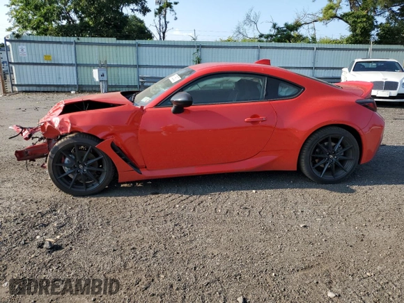2023 Toyota GR86 Premium with VIN JF1ZNBE12P9756883, listed as a Copart auction lot 61325803 with 5,797 mi miles and Salvage Title. Bid and sale history available at carsss.com. Image 1.