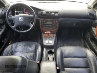 2004 Volkswagen Passat GLX with VIN WVWRH63B94P106041, listed as a Copart auction lot 45535185 with 205,883 mi miles and Salvage title. Bid and sale history available at DreamBid. Image 8.