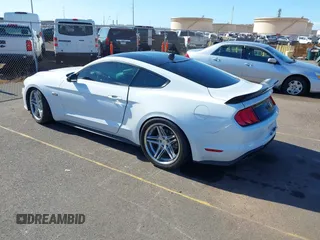 2021 Ford Mustang GT z VIN 1FA6P8CF5M5142279, wystawiony jako IAAI lot #42165065 z przebiegiem 30 109 mil mil oraz . Historia ofert i sprzedaży dostępna na DreamBid. Obrazek 3.
