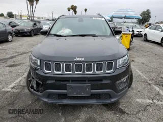 2020 Jeep Compass Latitude z VIN 3C4NJDBB0LT155146, wystawiony jako Copart lot #65617725 z przebiegiem 69 292 mil mil oraz Szkoda całkowita • Salvage title. Historia ofert i sprzedaży dostępna na DreamBid. Obrazek 5.
