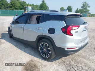 2022 GMC Terrain SLT z VIN 3GKALVEV1NL195005, wystawiony jako IAAI lot #42395131 z przebiegiem 40 499 mil mil oraz . Historia ofert i sprzedaży dostępna na DreamBid. Obrazek 3.