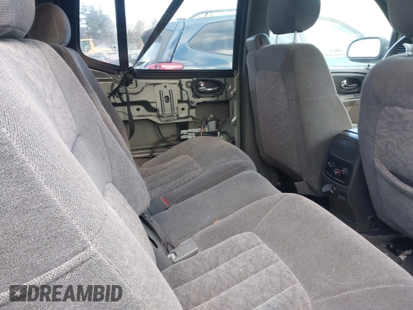 2004 GMC Envoy SLT z VIN 1GKET16S846138341, wystawiony jako IAAI lot #41250239 z przebiegiem 190 812 mil mil oraz . Historia ofert i sprzedaży dostępna na DreamBid. Obrazek 8.