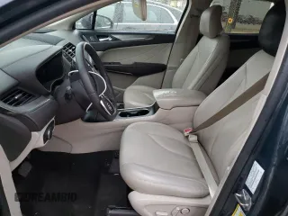 2019 Lincoln MKC Standard z VIN 5LMCJ1C97KUL09981, wystawiony jako Copart lot #47930865 z przebiegiem 58 316 mil mil oraz Szkoda całkowita • Salvage title. Historia ofert i sprzedaży dostępna na DreamBid. Obrazek 7.