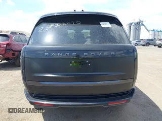 2024 Land Rover Range Rover SE z VIN SALKP9E96RA092327, wystawiony jako IAAI lot #42060310 z przebiegiem 41 594 mil mil oraz . Historia ofert i sprzedaży dostępna na DreamBid. Obrazek 16.