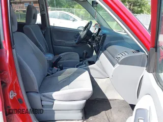 2005 Suzuki Grand Vitara LX z VIN JS3TD62VX54201211, wystawiony jako IAAI lot #42220221 z przebiegiem 242 165 mil mil oraz . Historia ofert i sprzedaży dostępna na DreamBid. Obrazek 5.