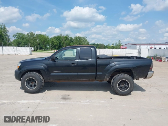 2005 Toyota Tacoma with VIN 5TEUX42N15Z027745, listed as a IAAI auction lot 42527295 with 302,892 mi miles and . Bid and sale history available at DreamBid. Image 14.