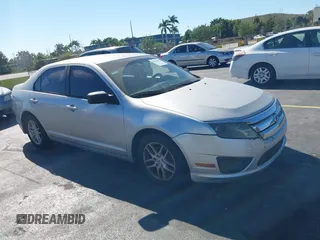 2011 Ford Fusion S with VIN 3FAHP0GA1BR316318, listed as a IAAI auction lot 41824086 with 122,229 mi miles. Bid and sale history available at carsss.com. Image 1.