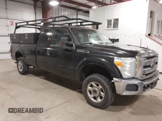 2015 Ford F-250 XLT z VIN 1FT7X2B63FED10680, wystawiony jako IAAI lot #41503254 z przebiegiem 261 634 mil mil oraz . Historia ofert i sprzedaży dostępna na DreamBid. Obrazek 1.