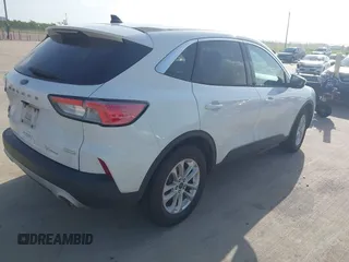2020 Ford Escape SE z VIN 1FMCU0G67LUA10190, wystawiony jako IAAI lot #42533228 z przebiegiem 135 961 mil mil oraz . Historia ofert i sprzedaży dostępna na DreamBid. Obrazek 4.