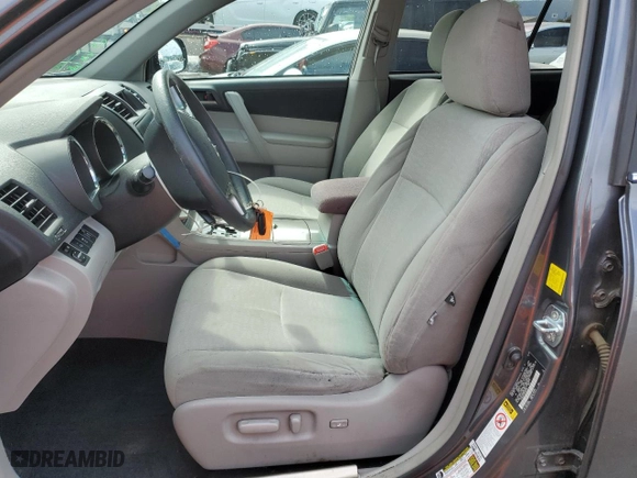 2011 Toyota Highlander with VIN 5TDZK3EH3BS028795, listed as a Copart auction lot 50764945 with 62,595 mi miles and Salvage Title. Bid and sale history available at carsss.com. Image 7.