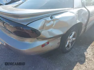 2001 Pontiac Firebird Firebird с VIN 2G2FS22K512124770, выставлен на аукционе IAAI как лот 42590414 с пробегом 57 212 миль миль и . История ставок и продаж доступна на DreamBid. Изображение 6.