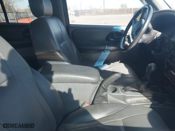 2002 Chevrolet TrailBlazer LS with VIN 1GNDT13S122152637, listed as a IAAI auction lot 42035449 with 206,082 mi miles. Bid and sale history available at carsss.com. Image 5.