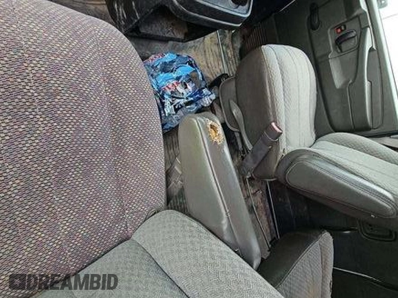 2005 Chevrolet Express Passenger with VIN 1GAHG39U151149680, listed as a IAAI auction lot 42633644 with 165,707 mi miles and . Bid and sale history available at DreamBid. Image 25.