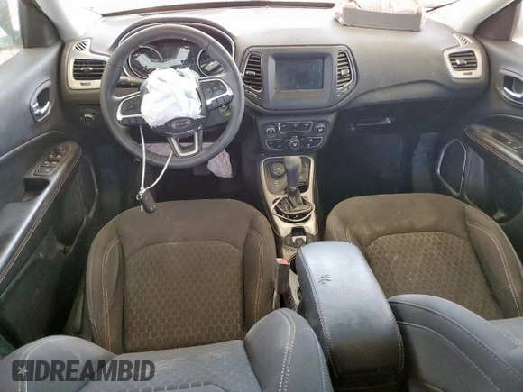 2020 Jeep Compass Sport z VIN 3C4NJDAB4LT174073, wystawiony jako Copart lot #61958075 z przebiegiem 105 000 mil mil oraz Szkoda całkowita • Salvage title. Historia ofert i sprzedaży dostępna na DreamBid. Obrazek 8.