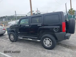 2007 Hummer H3 SUV z VIN 5GTDN13EX78255548, wystawiony jako IAAI lot #42205768 z przebiegiem 150 530 mil mil oraz . Historia ofert i sprzedaży dostępna na DreamBid. Obrazek 14.