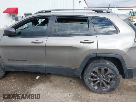 2021 Jeep Cherokee Latitude Lux with VIN 1C4PJLMX3MD203967, listed as a IAAI auction lot 41302373 with 54,110 mi miles. Bid and sale history available at carsss.com. Image 14.